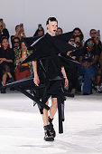 Junya Watanabe : Runway - Paris Fashion Week -...