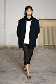 Carven : Runway - Paris Fashion Week - Womenswear...