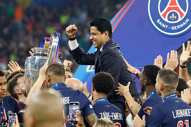 Chủ tịch PSG Nasser Al-Khelaifi ăn mừng chức vô địch Champions League