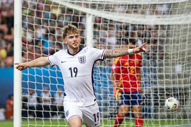 Harvey Elliott ăn mừng bàn thắng vào lưới U21 Tây Ban Nha
