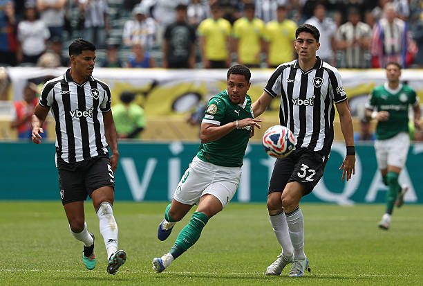 Palmeiras nhập cuộc chủ động, dồn ép đối thủ