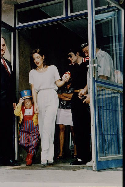 MICHAEL JACKSON AND LISA MARIE PRESLEY IN BUDAPEST