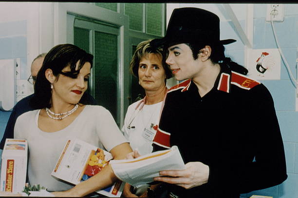 MICHAEL JACKSON AND LISA MARIE PRESLEY IN BUDAPEST