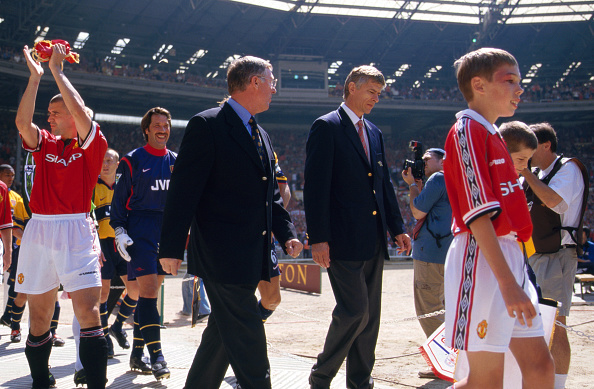 Football - 1998 Charity Shield : News Photo