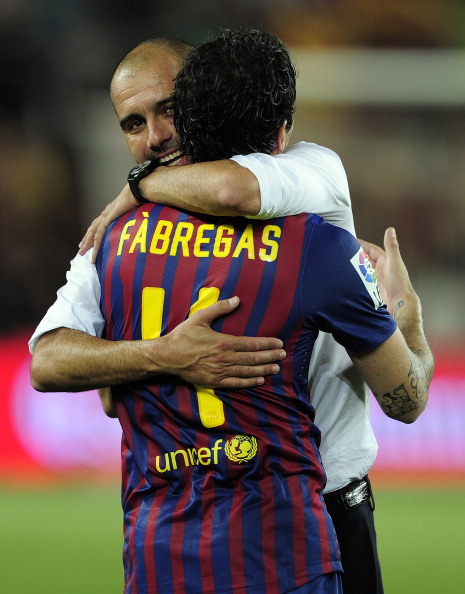 Barcelona's coach Josep Guardiola (L) ce : News Photo