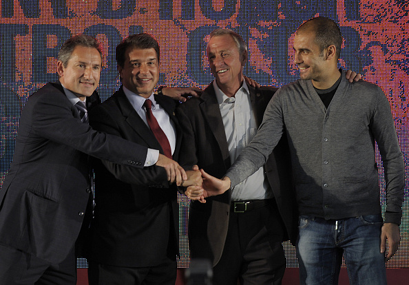 FBL-ESP-BARCELONA-CRUYFF : News Photo