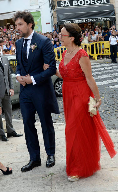 baskettball-player-sergio-llull-attends-his-wedding-with-almudena-on-picture-id806034568