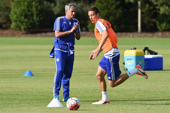 Soccer - FA Community Shield - Chelsea Training Session - Cobham Training Ground : News Photo
