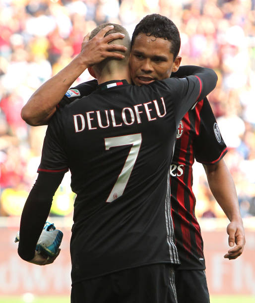 gerard-deulofeu-of-ac-milan-celebrates-his-goal-with-his-teammate-picture-id666472020
