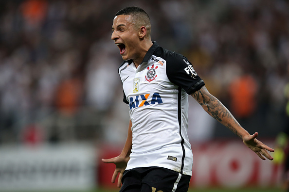 Corinthians v Cobresal - Copa Bridgestone Libertadores 2016 : News Photo