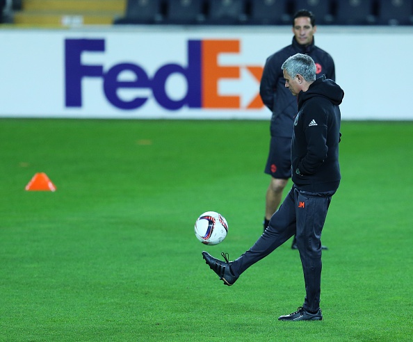 Manchester United training session in Istanbul : News Photo