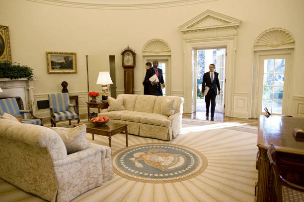 Fotos Und Bilder Von President Barack Obama S First Day In