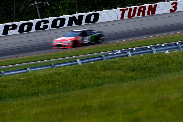 NASCAR Sprint Cup Series Axalta 'We Paint Winners' 400 : News Photo