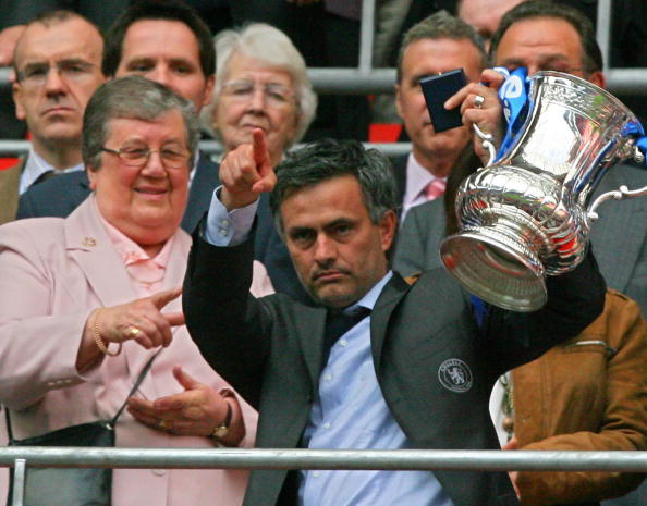 Chelsea's manager Jose Mourinho lifts th... : News Photo