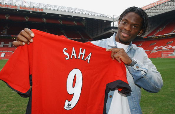 Manchester United Sign Louis Saha : News Photo