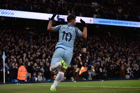 FBL-ENG-PR-MAN CITY-BURNLEY : News Photo