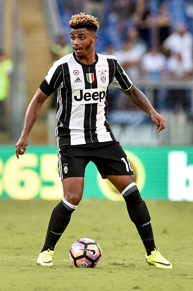 mario-lemina-of-juventus-during-the-serie-a-match-between-lazio-v-on-picture-id596423956