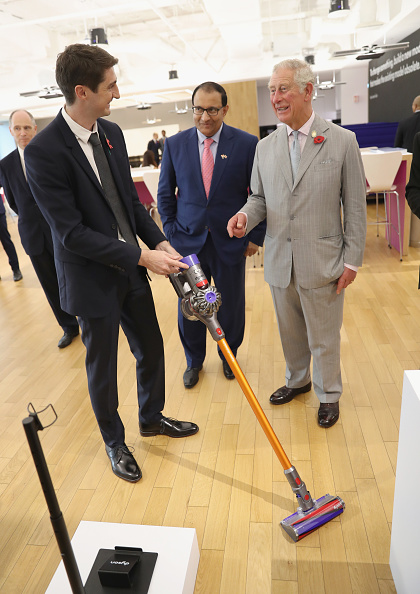 prince-charles-prince-of-wales-accompanied-by-dysons-director-of-picture-id868829444