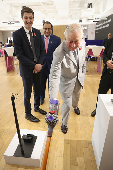 prince-charles-prince-of-wales-accompanied-by-dysons-director-of-picture-id868829450