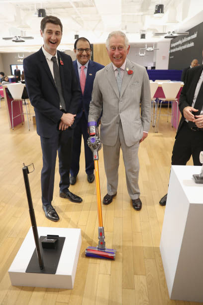 prince-charles-prince-of-wales-tests-a-new-dyson-v8-absolute-vacuum-picture-id868828756