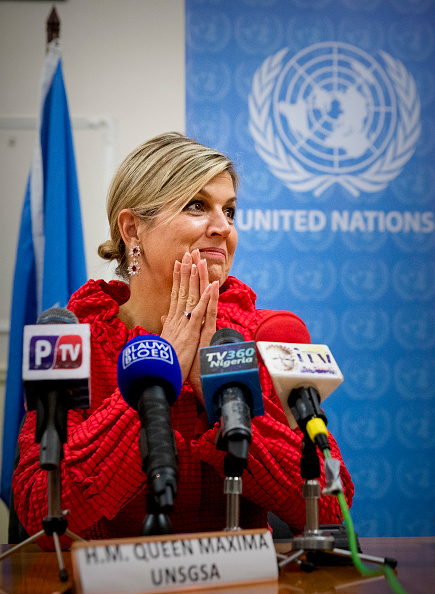queen-maxima-of-the-netherlands-during-the-debriefing-and-press-at-picture-id869442308