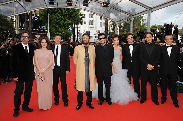 Tim Burton, Giovanna Mezzogiorno, Emmanuel Carrere, Shekhar Kapur, Victor Erice, Kate Beckinsale, Benicio Del Toro, Alexandre Desplat, and Alberto Barbera at the premiere of ?Robin Hood? during the 63rd Cannes International Film Festival.