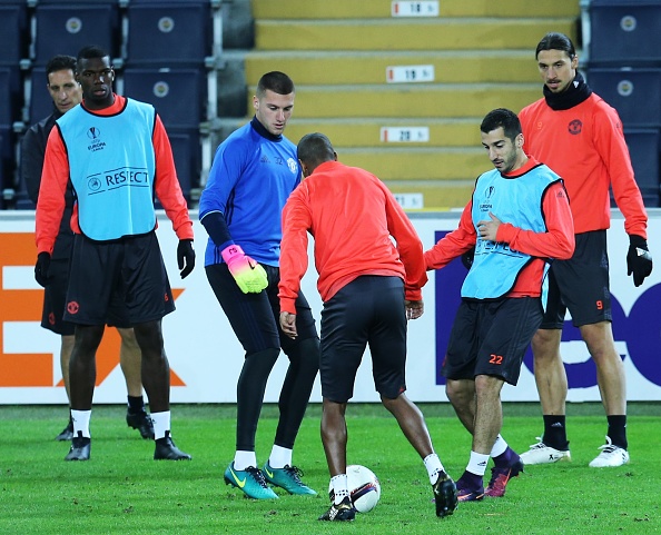 Manchester United training session in Istanbul : News Photo