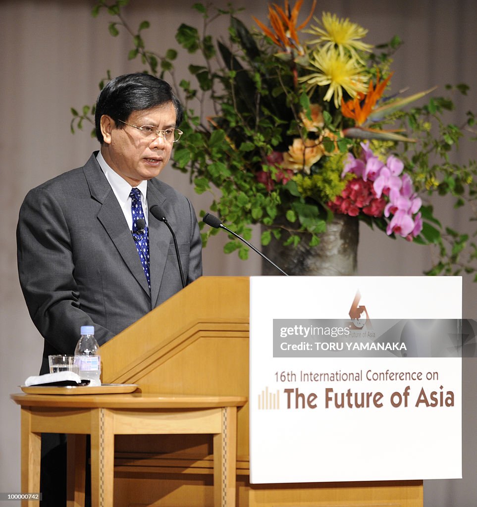 Laotian Prime Minister Bouasone Bouphava