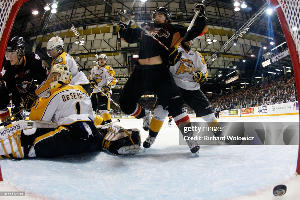 2010 Memorial Cup Tournament - Brandon Wheat Kings v Calgary Hitmen