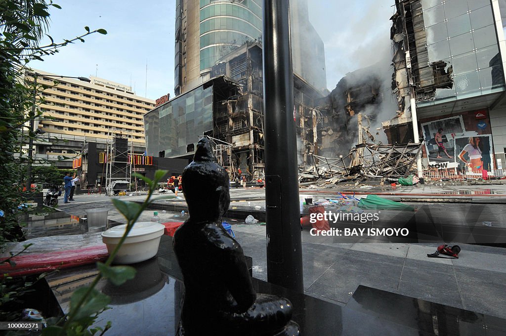 The Central world shopping mall continue