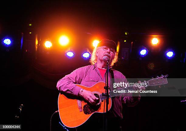 Musician Tom Paxton performs at the Cherry Lane Music Publishing's 50th Anniversary celebration at Brooklyn Bowl in Brooklyn on May 19, 2010 in New...
