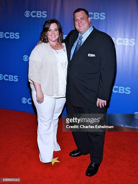 S "Mike & Molly" actors Billy Gardell and Melissa McCarthy attend the 2010 CBS UpFront at Damrosch Park, Lincoln Center on May 19, 2010 in New York...