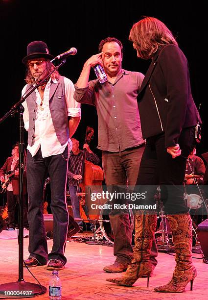 Musicians Big Kenny, Dave Matthews and Kathy Mattea perform during the "Music Saves Mountains" benefit concert at the Ryman Auditorium on May 19,...