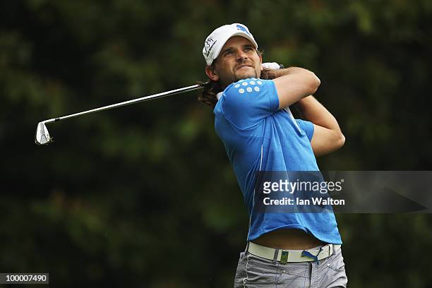 Johan Edfors of Sweden plays his tee shot on the 2nd hole during the first round of the BMW PGA Championship on the West Course at Wentworth on May...