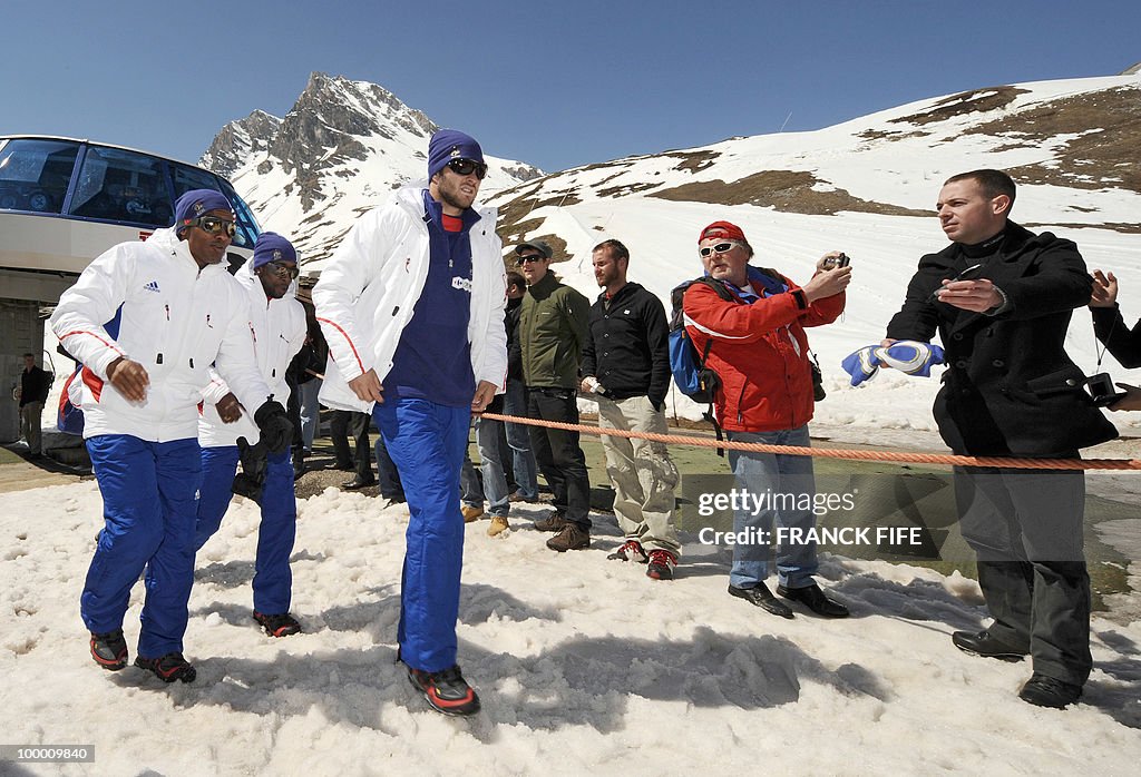 (From L) French national football team's