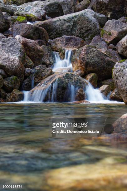 mountain creek - ruscello - ruscello stock pictures, royalty-free photos & images