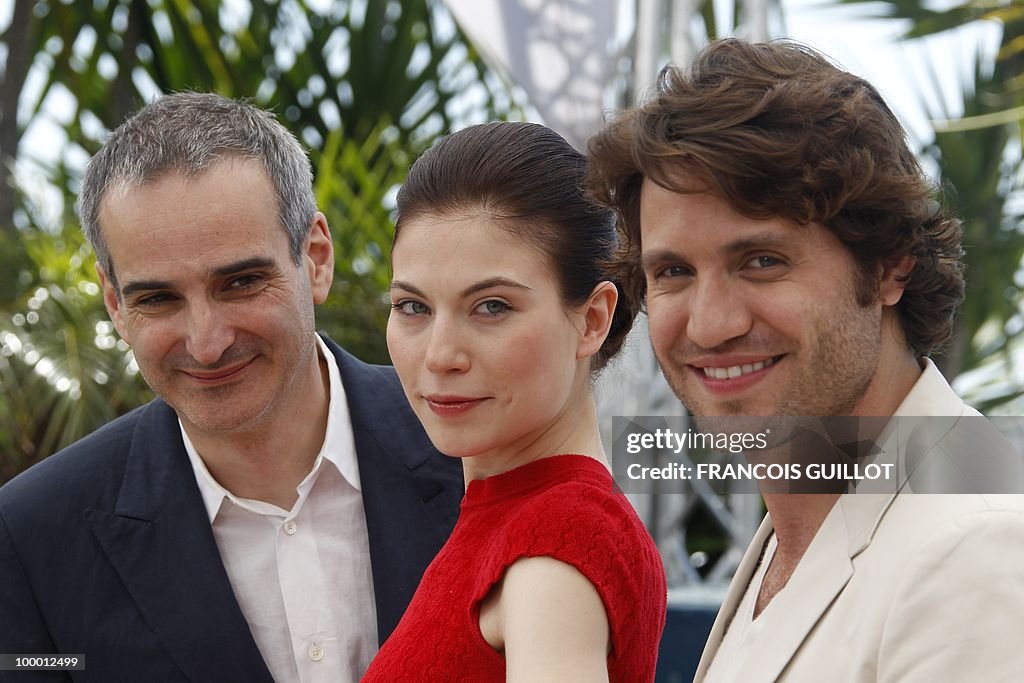 Venezuelian born actor Edgar Ramirez (R)