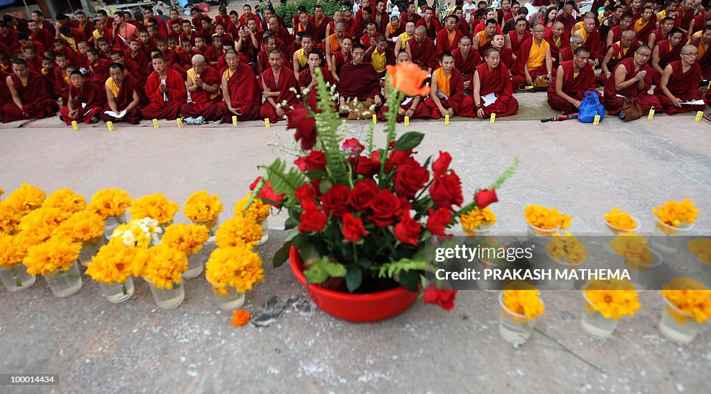 Nepalese and Exile Tibetan monks attend