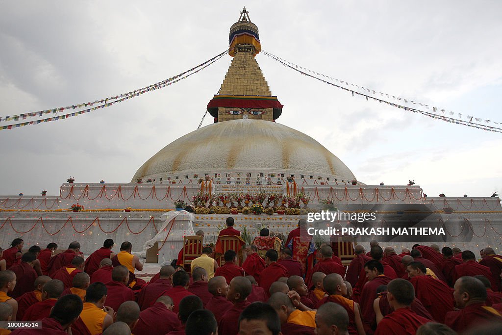 Nepalese and Exile Tibetan monks attend