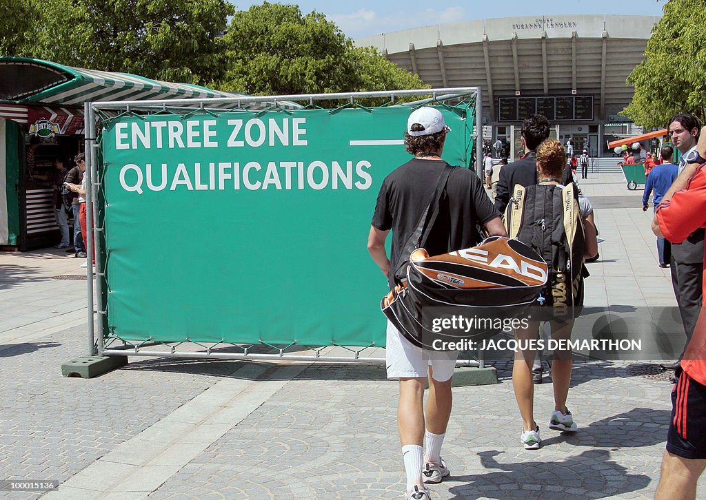Tennis players enter the qualification a