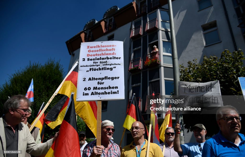 German Chancellor visits retirement home in Paderborn