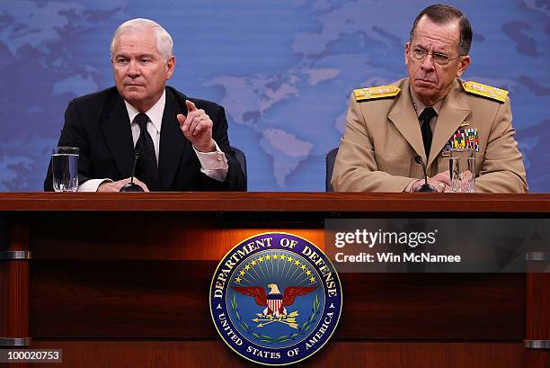 Secretary of Defense Robert Gates and Chairman of the Joint Chiefs of Staff Adm. Mike Mullen brief reporters at the Pentagon May 20, 2010 in...