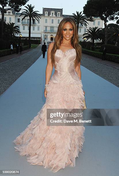 Singer Jennifer Lopez arrives at amfAR's Cinema Against AIDS 2010 benefit gala at the Hotel du Cap on May 20, 2010 in Antibes, France.