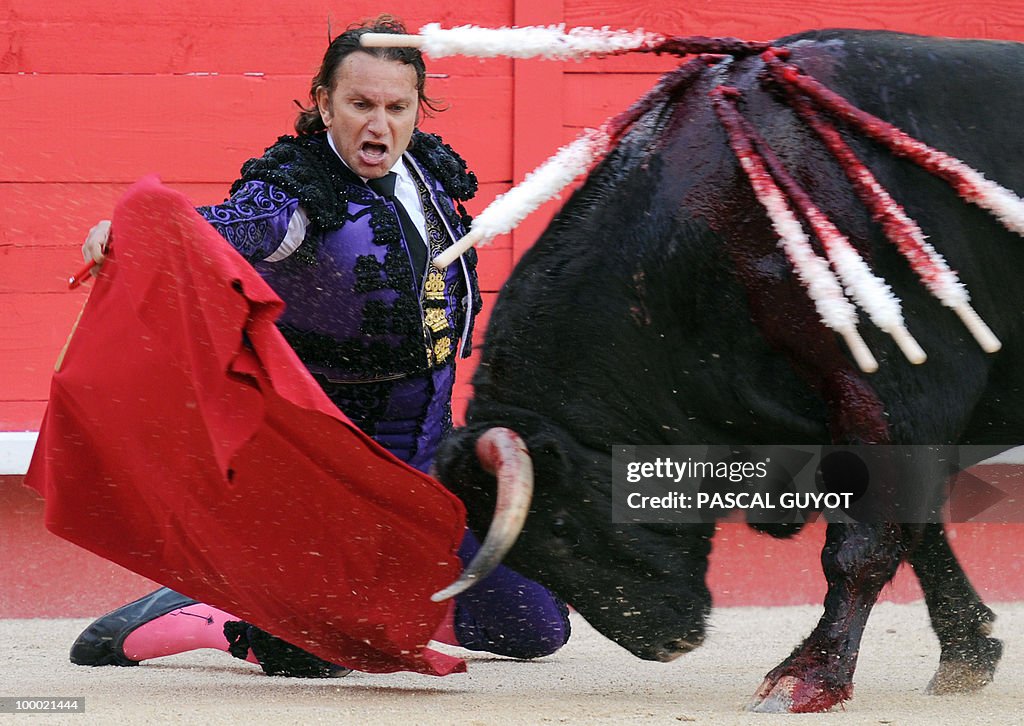 Spanish matador Julio Aparicio performs