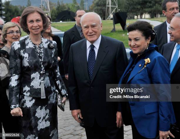 Queen Sofia of Spain Greek President Karlos Papoulias and Maria Lambraki Plaka Director of National Gallery attend the 'Contemporary Spanish...