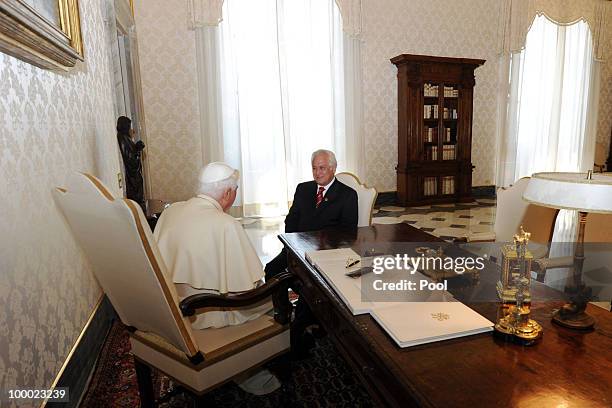 Pope Benedict XVI meets Prime Minister of the Kingdom of Tonga Feleti Sevele on May 20, 2010 in Vatican City, Vatican.
