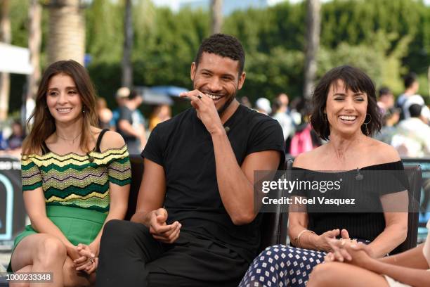 Shiri Appleby, Jeffrey Bowyer-Chapman and Shiri Appleby visit "Extra" at Universal Studios Hollywood on July 16, 2018 in Universal City, California.