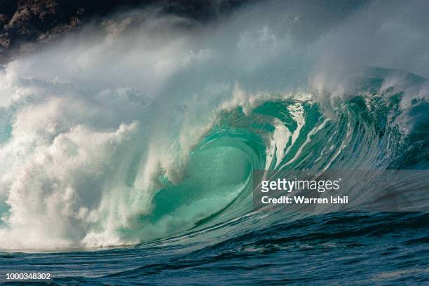 emerald - big wave stock pictures, royalty-free photos & images