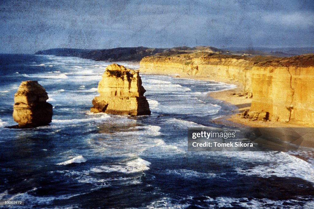 12 APOSTLES ROCKS & COAST IN AUSTRALIA