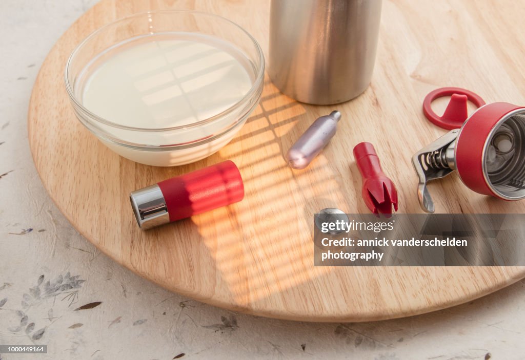 Gourmet whip materials, funnel and double cream